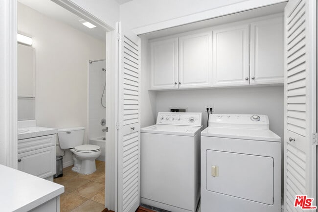 Building Photo - 13080 Pacific Promenade