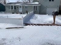 Building Photo - 208 E Sunset Dr