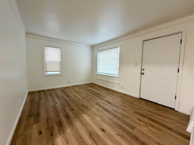 Building Photo - For Lease: Totally Updated 3 Bedroom 1 Bath Welcome Section 8 Call 313-429-3244 KPM Detroit