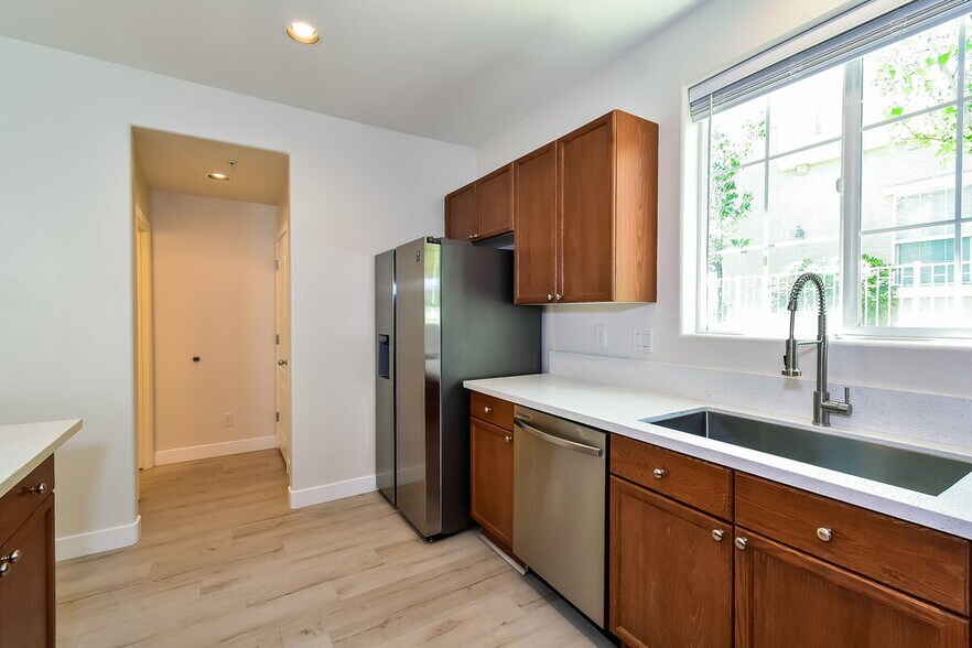 Building Photo - 7557 Cultural Ct