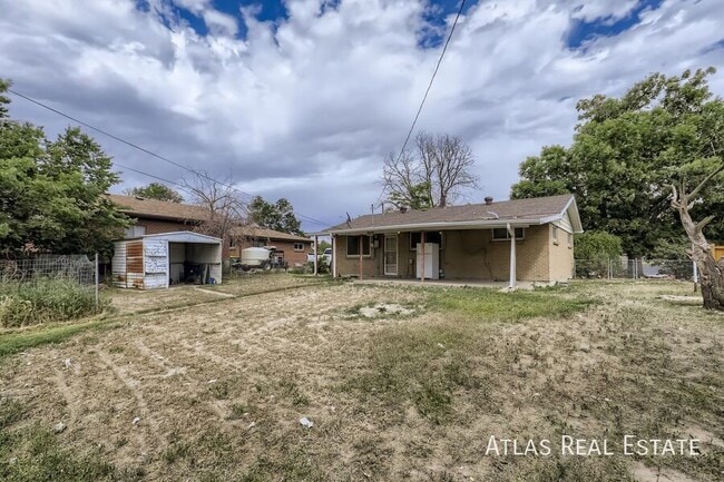 Building Photo - 3237 Tucson St