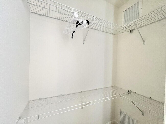 Building Photo - 840 Marina Del Ray Ln