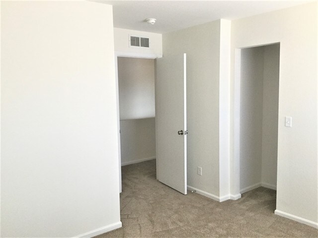 Building Photo - 5552 N Genoa St