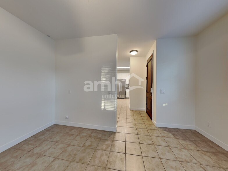 Building Photo - 10124 E Isleta Ave