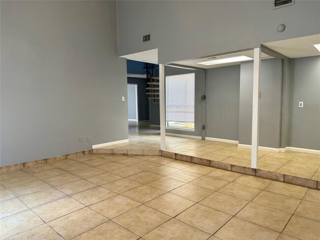 Building Photo - 12011 Carriage Ridge Ct
