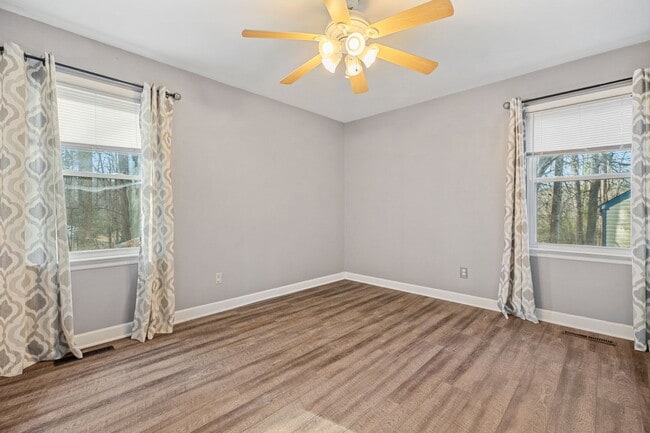 Building Photo - 8323 Outpost Cir