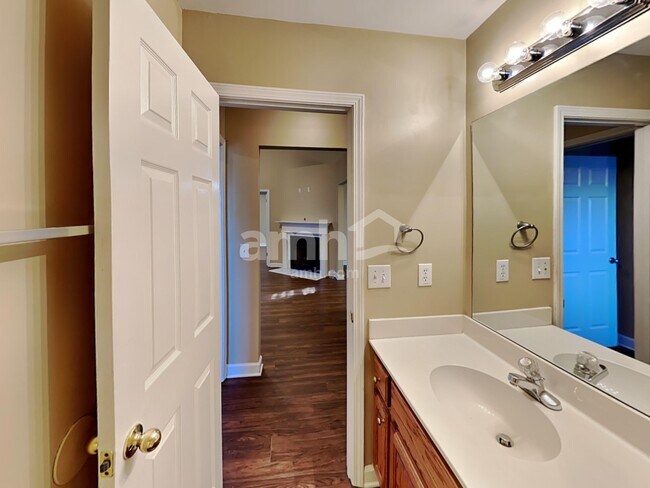 Building Photo - 7005 Count Fleet Ct
