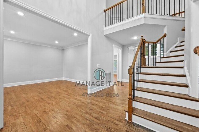 Building Photo - 5 Bedroom House in gated community in Duluth, GA.