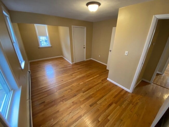 Building Photo - 5 Lowden Ave