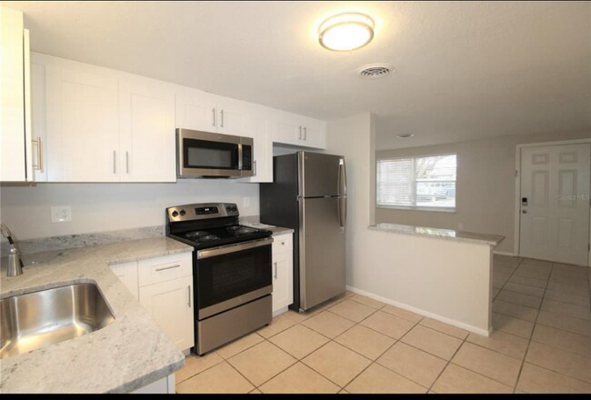 Building Photo - 605 Osceola Rd