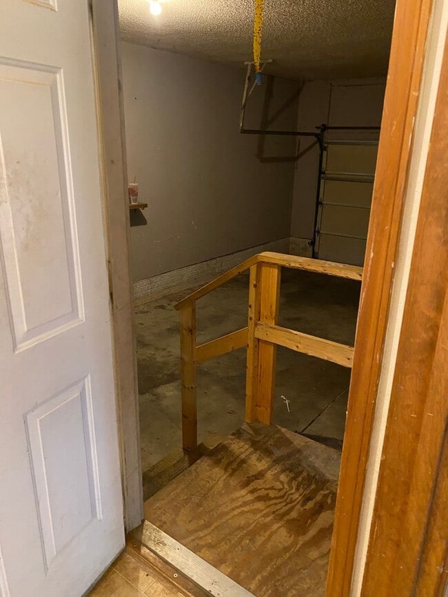 Building Photo - 2 Bedroom | 2 Bathroom | 2 Car Garage, 110...