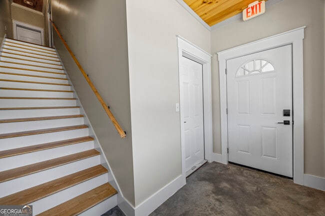 Building Photo - 958 Church St