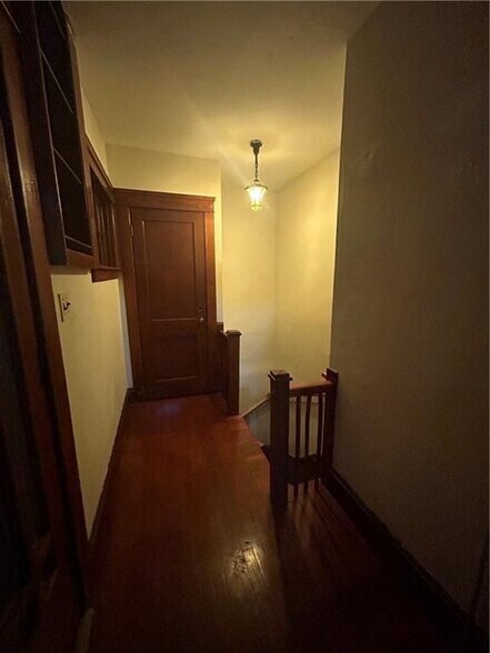 Building Photo - 113 Pleasant St