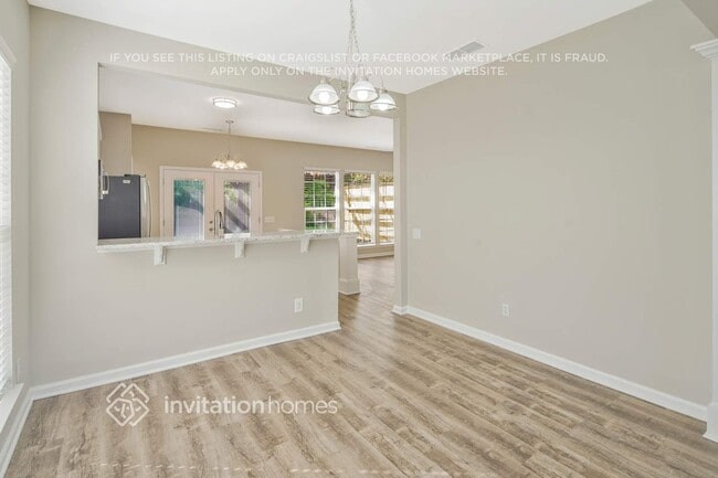 Building Photo - 10437 Roundleaf Dr