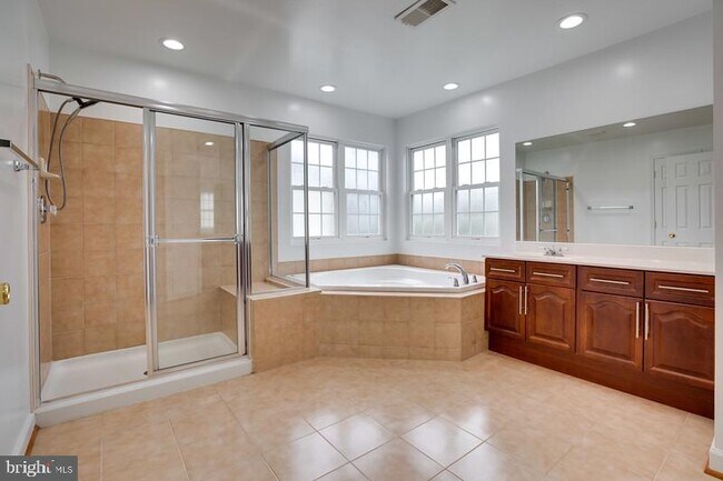 Building Photo - 13646 Sweet Woodruff Ln