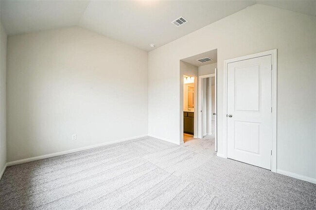 Building Photo - 2710 Bayrose Dr