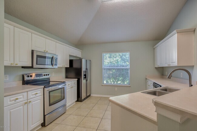 Building Photo - 442 Big Tree Rd