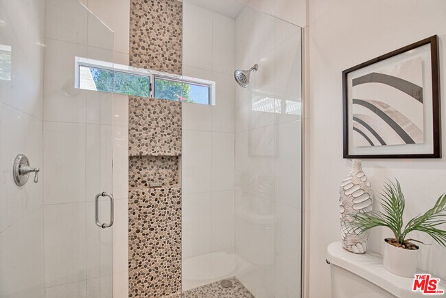 Building Photo - 36422 Sandsal Cir