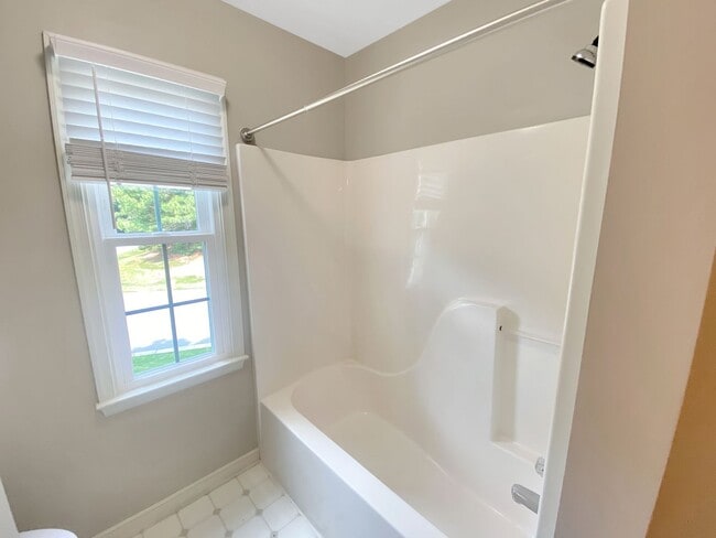 Building Photo - Spacious 4 Bedroom Home in Pebble Creek!