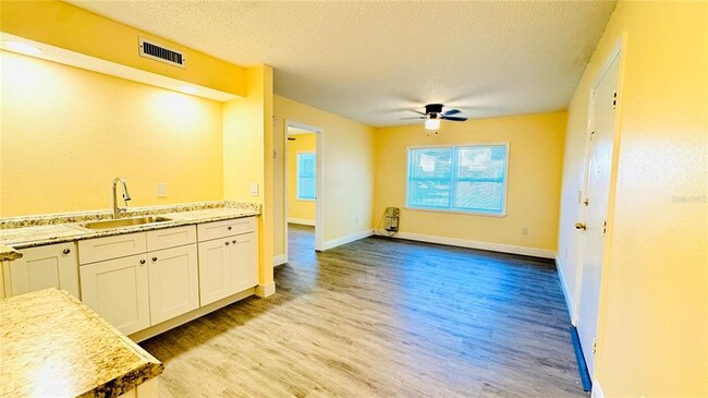 Building Photo - 9015 Westchester Cir