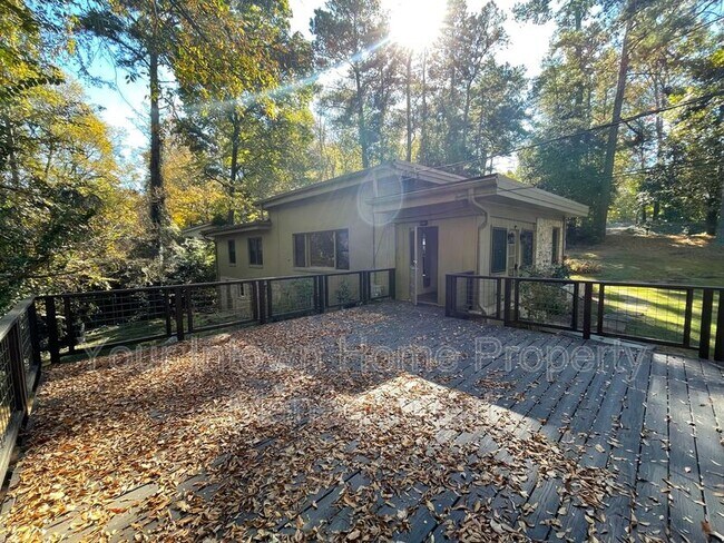 Building Photo - 1876 Mason Mill Rd