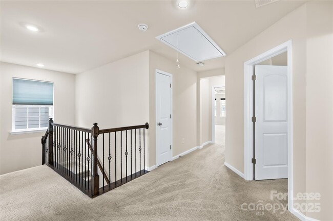 Building Photo - 7022 Walnut Branch Ln