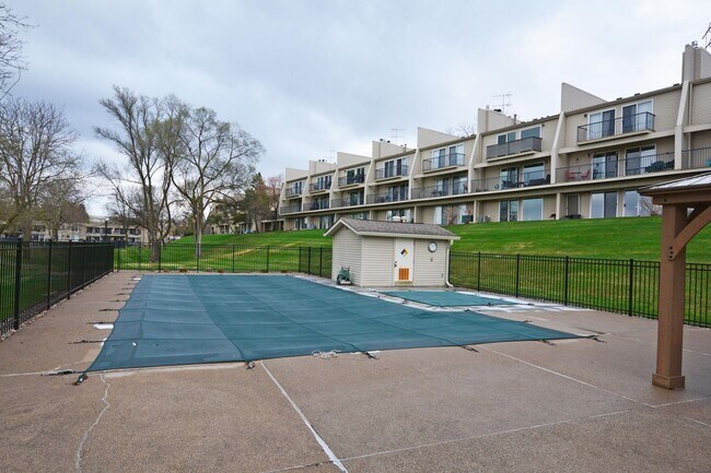 Building Photo - Condo on the St. Croix River