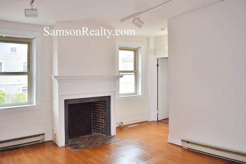 Building Photo - 323 Wickenden St
