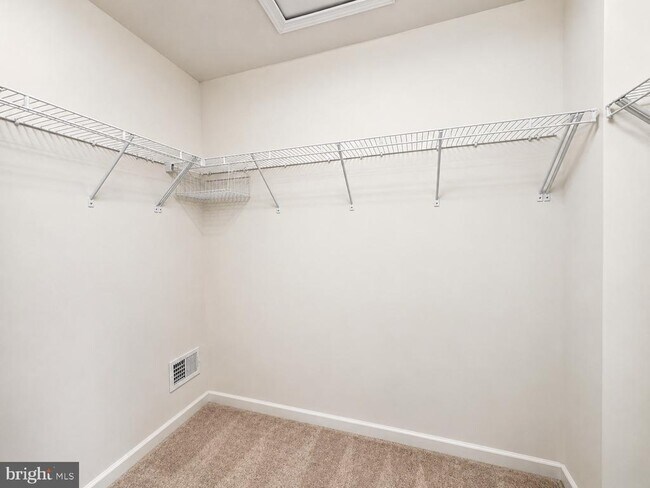 Building Photo - 4811 Hicks Dr