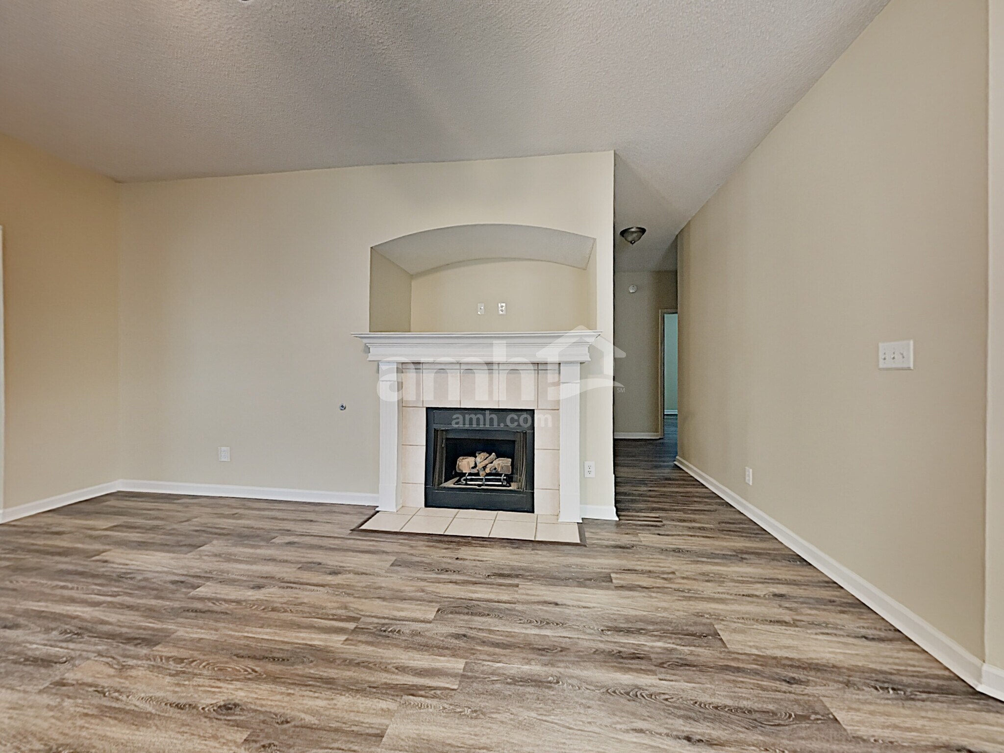 Building Photo - 3864 Lake Village Cv