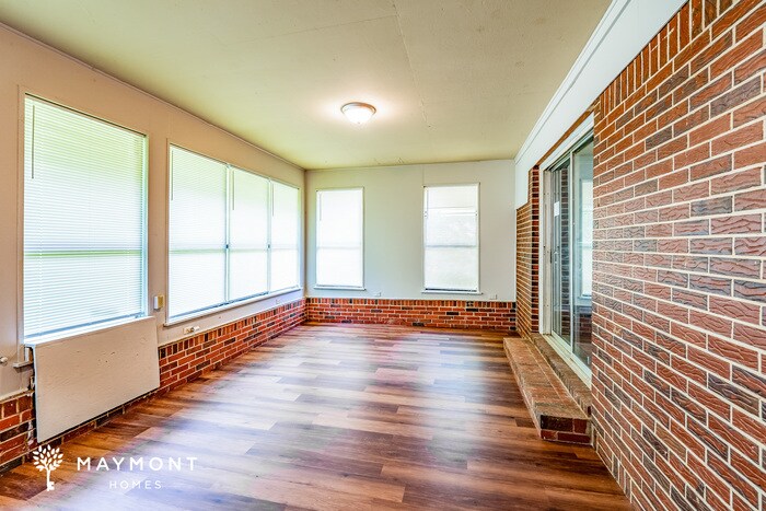 Building Photo - 455 5th Ave SW