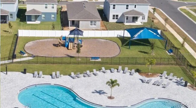 Building Photo - 3185 Laurent Lp