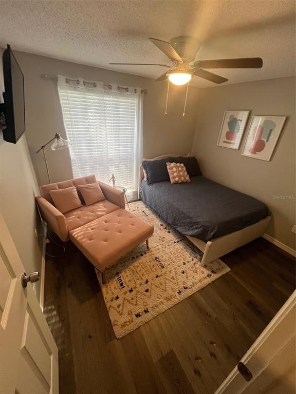 Building Photo - 552 Hammock Dr