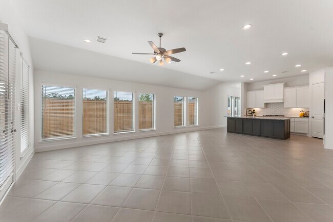 Building Photo - 26545 Pioneer Pointe Ct