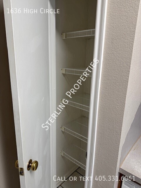 Building Photo - 1636 High Cir