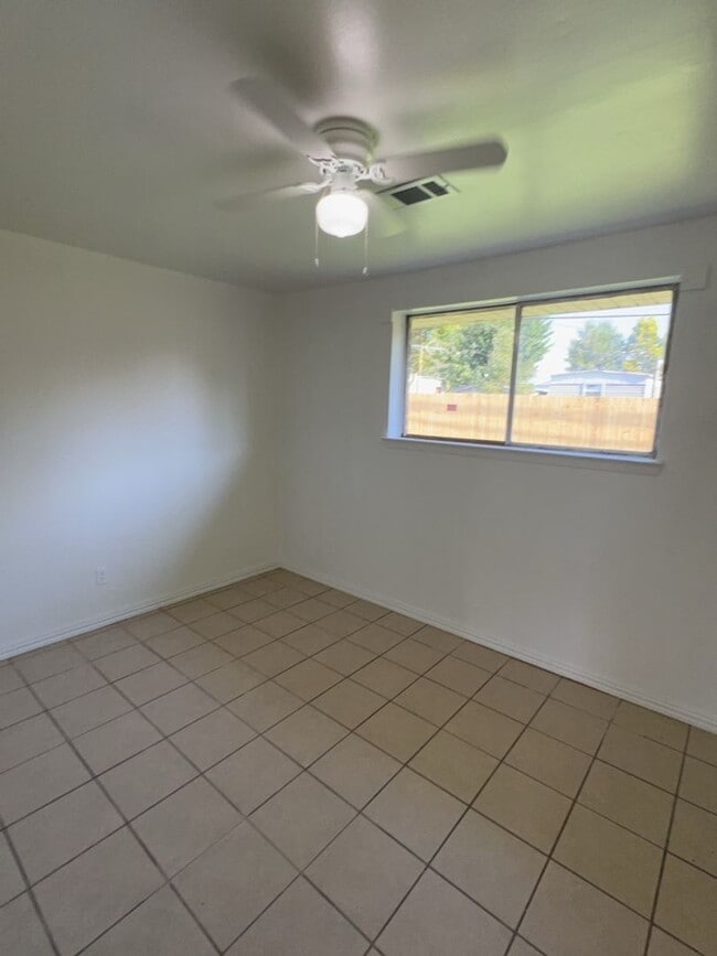 Building Photo - 15335 Woodforest Blvd