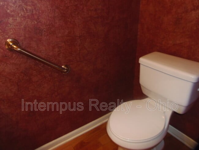 Building Photo - 516 Ironhorse Dr