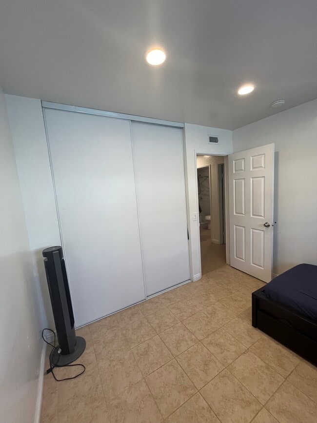 Building Photo - 8695 Belfast Cir