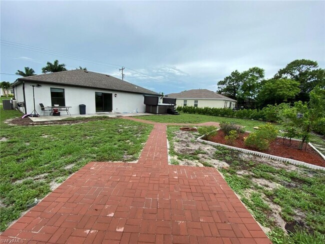Building Photo - 1817 SW 25th St