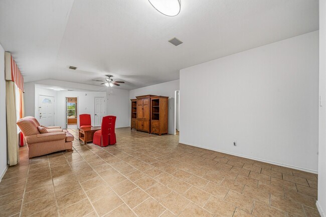 Building Photo - 22327 Albee Dr