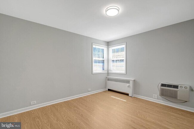 Building Photo - 206 N Trenton St