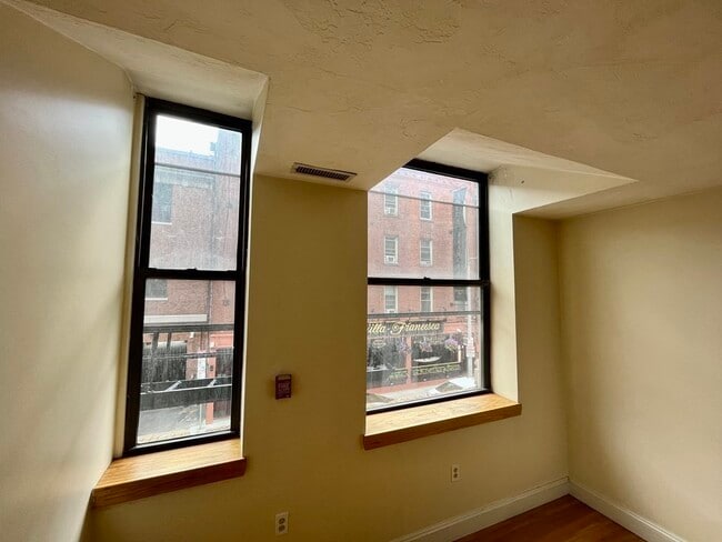 Building Photo - 187 North St