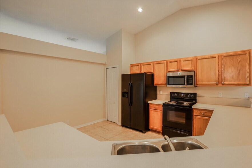 Building Photo - 12306 Bucks Harbor Dr S