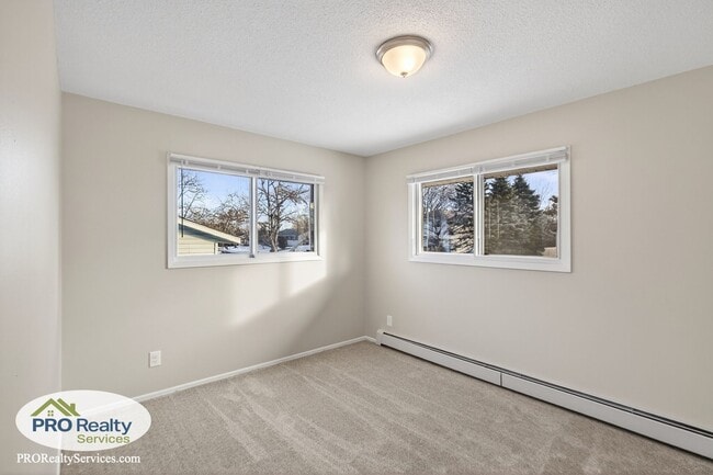 Building Photo - Recently Remodeled 4 Bedroom Home