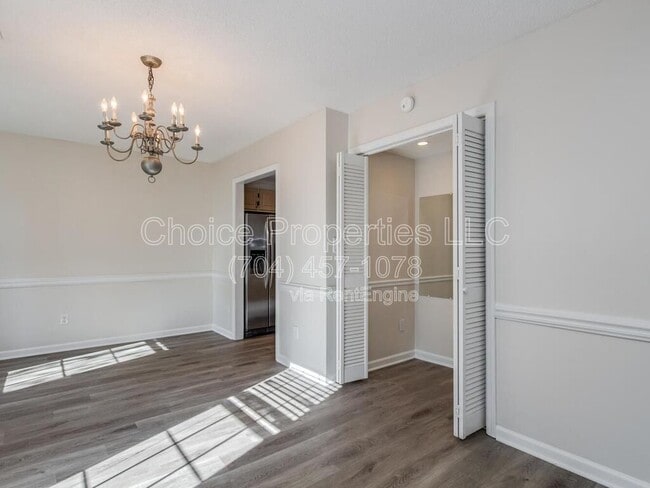 Building Photo - 8358 Knights Bridge Rd