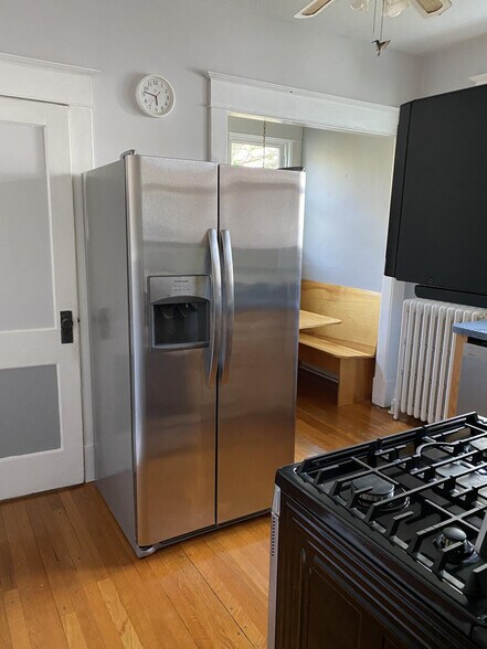 Kitchen - 55 Ryckman Ave
