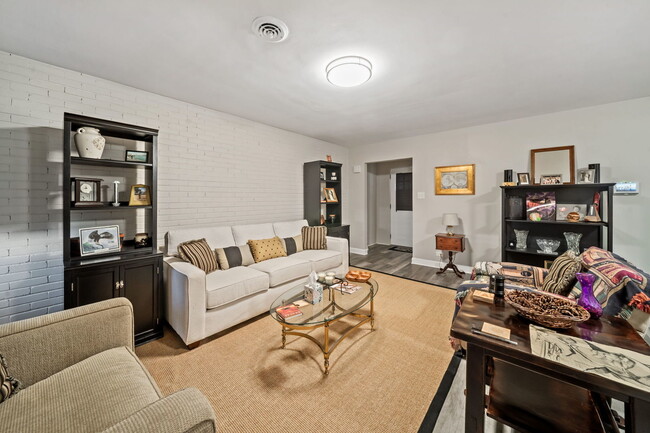 Building Photo - 1436 Portsmouth Ave