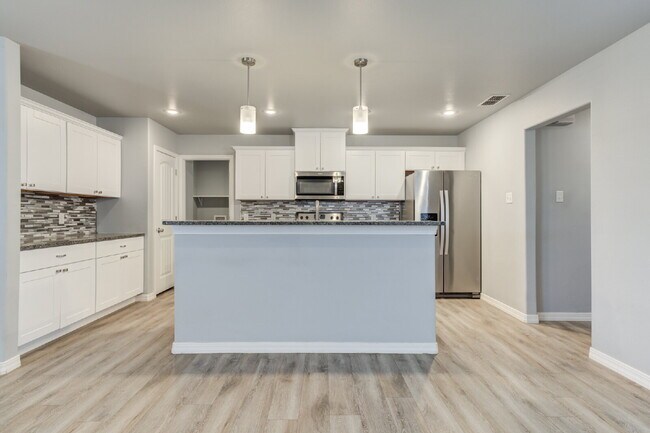 Building Photo - Wonderful 3 Bed 2 Bath in Willow Bend!