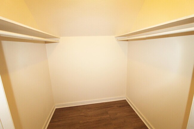 Building Photo - 8775 Clito Rd