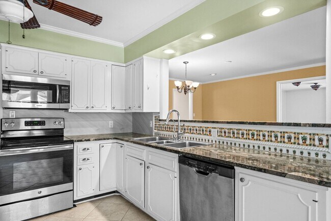 Building Photo - 3-Bedroom | 3.5-Bath Home for Rent in The Dunes – Myrtle Beach